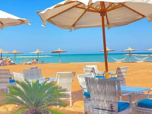 Immaculate 1-bed Apartment In Hurgada First Line!