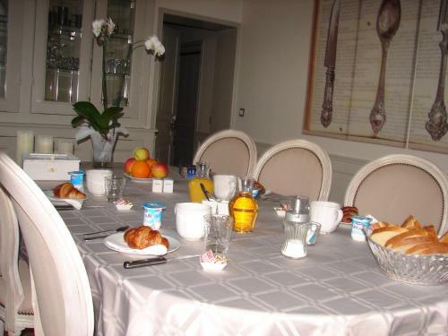 Bed & Breakfast Table Et Chambres D'h�tes Le Colombier