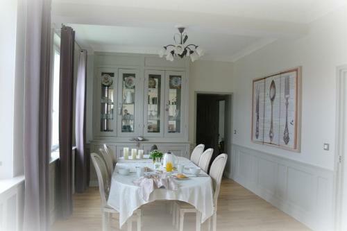 Bed & Breakfast Table Et Chambres D'h�tes Le Colombier