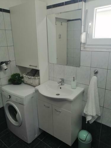 Apartman Jurjevic - Whole House With Yard And Parking