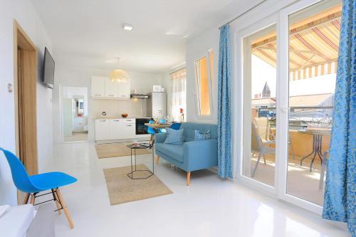Apartments With A Parking Space Makarska - 17047