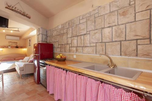 Apartments With Wifi Makarska - 6842