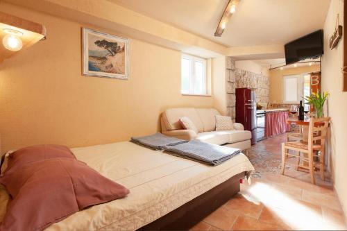 Apartments With Wifi Makarska - 6842