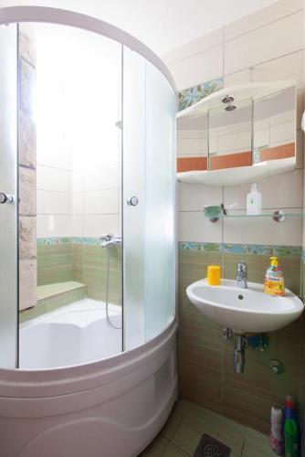 Apartments With Wifi Makarska - 6842