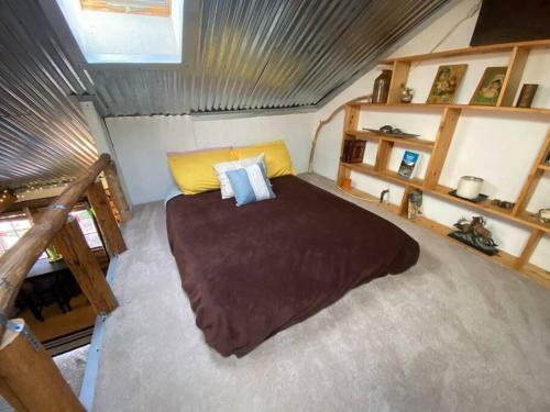 Redtail Retreat - The Studio - Get Off The Grid!