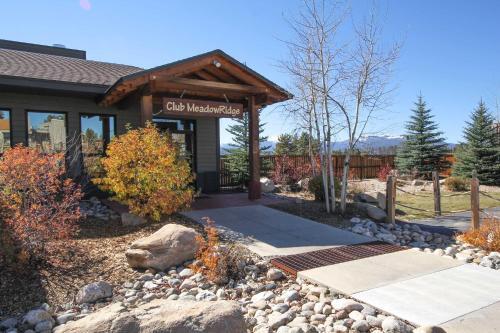 Apartamento Condo With Balcony And Views - Steps To Ski Shuttle!