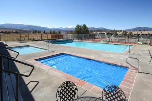 Apartamento Condo With Balcony And Views - Steps To Ski Shuttle!