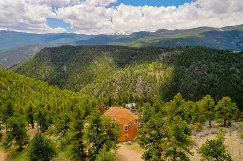 Secluded Rustic Dome With Majestic Views At Idaho Springs