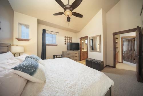 Apartamento Cozens Pointe B-301 Condo