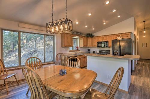 Bright Idaho Springs Cabin With Mountain Views!