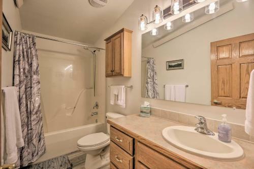 Bright Idaho Springs Cabin With Mountain Views!