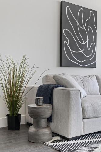 Mod Minimalism Meets Japandi Style - Espadin Lohi