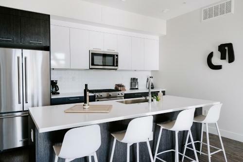 Classic Contemporary Lifestyle Loft - Espadin Lohi