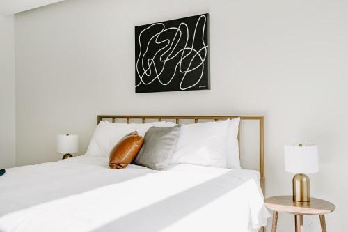Classic Contemporary Lifestyle Loft - Espadin Lohi