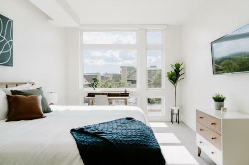 Classic Contemporary Lifestyle Loft - Espadin Lohi