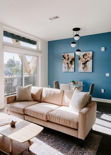 Classic Contemporary Lifestyle Loft - Espadin Lohi