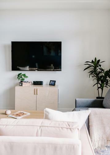 Classic Contemporary Lifestyle Loft - Espadin Lohi