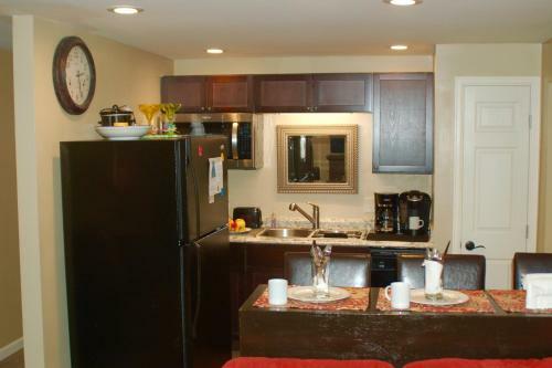 Apartamento Blue Bear Den 3br 2ba Dtc Private Apt Non Smoking