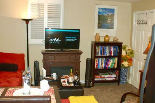 Apartamento Blue Bear Den 3br 2ba Dtc Private Apt Non Smoking