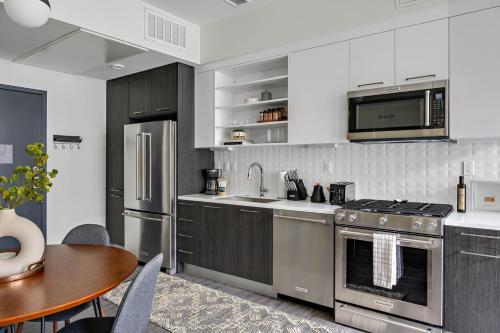 Contemporary Chic Lifestyle Loft - Espadin Lohi