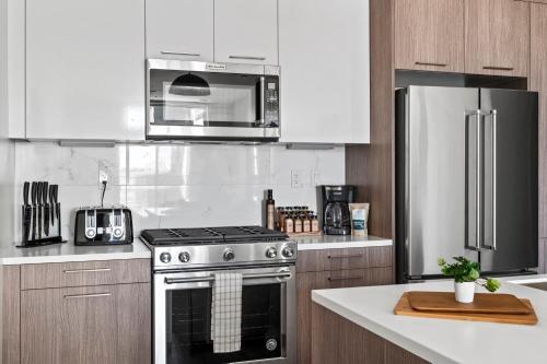 Mod Minimalism - Downtown View - Espadin Lohi