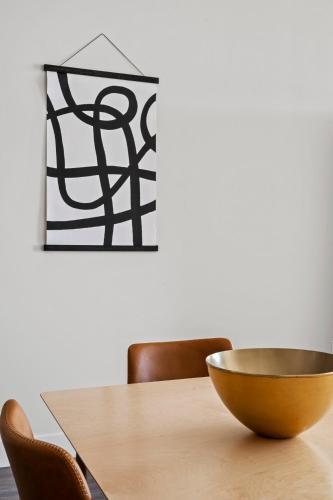 Mod Minimalism - Downtown View - Espadin Lohi