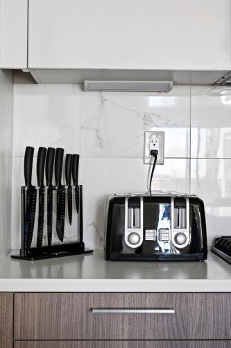 Mod Minimalism - Downtown View - Espadin Lohi