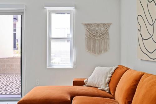 Natural Influence - Modern Living - Espadin Lohi