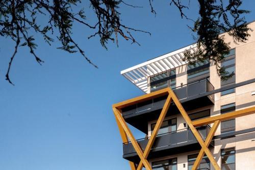 Skyline Blue Modern Loft - Espadin Lohi