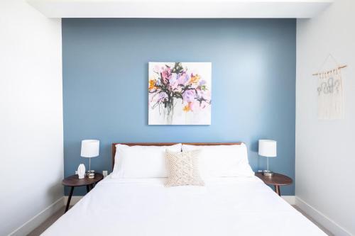 Skyline Blue Modern Loft - Espadin Lohi