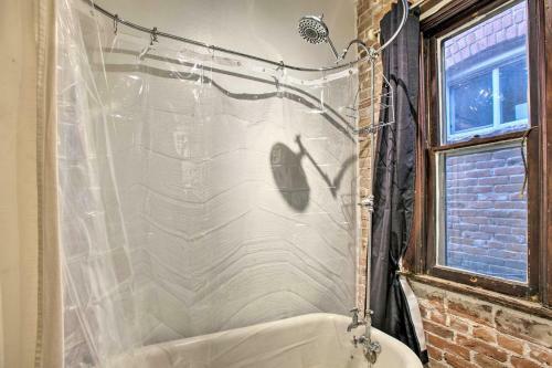 Updated Denver Hideout - Walk To S Broadway!