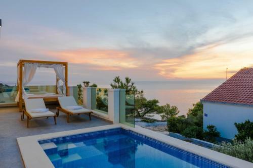 Villa Esquel - With Heated Pool
