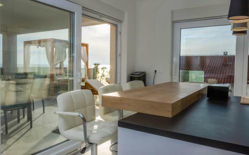 Villa Esquel - With Heated Pool