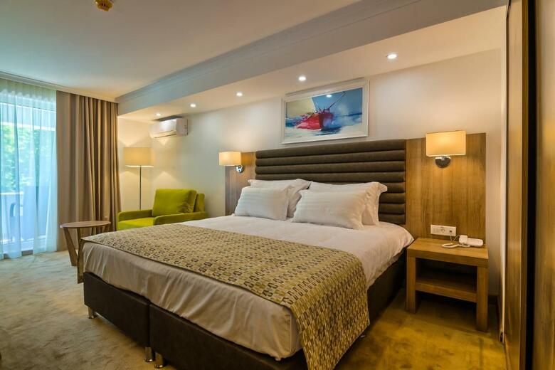 Hotel Saturn