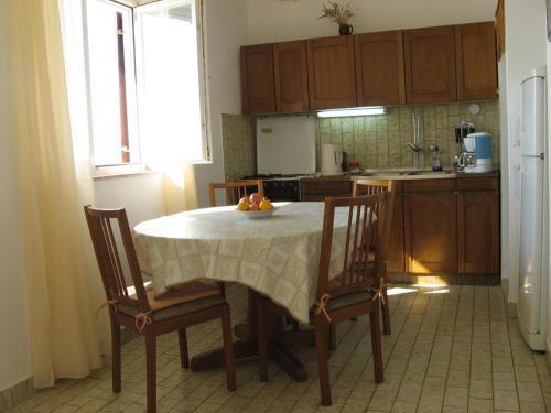 Apartments By The Sea Pisak, Omis - 967