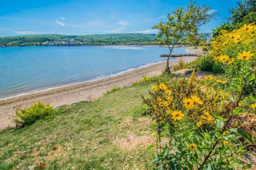 Apartment In Klanice, Island Krk