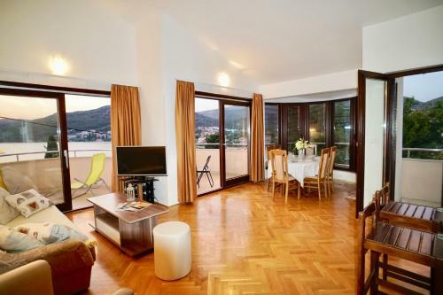 Deluxe Villa Marusija