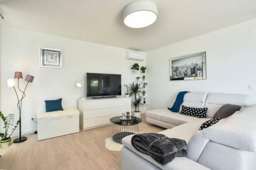 Villa Annie - Holiday Home With A Private Pool