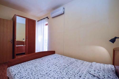 Apartments In Pjescana Uvala/istrien 10996