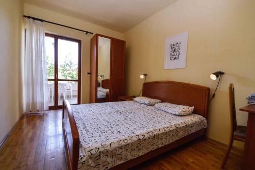 Apartments In Pjescana Uvala/istrien 10996