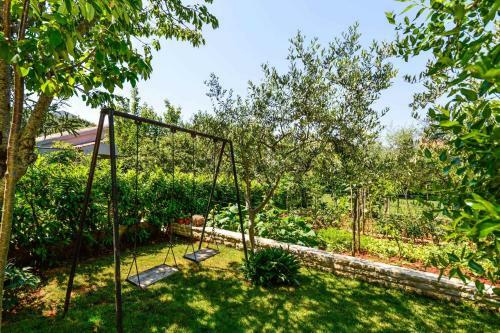 Apartments In Pjescana Uvala/istrien 10996