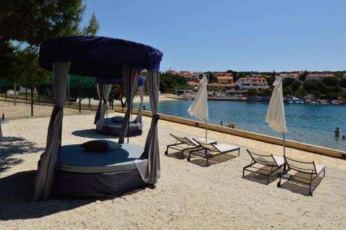 Apartments In Pjescana Uvala/istrien 10996