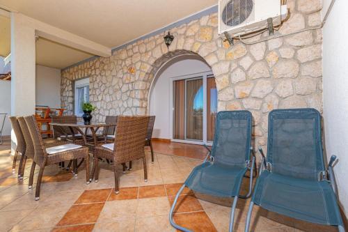 Apartment In Dramalj 41606