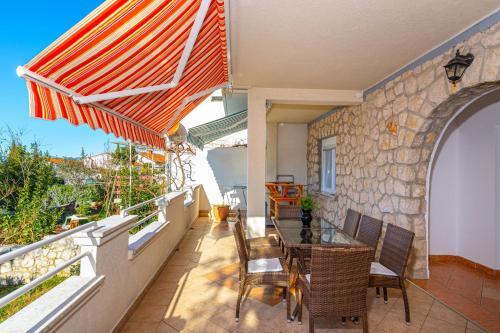 Apartment In Dramalj 41606