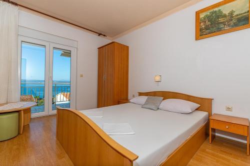 Apartments In Dramalj 41601