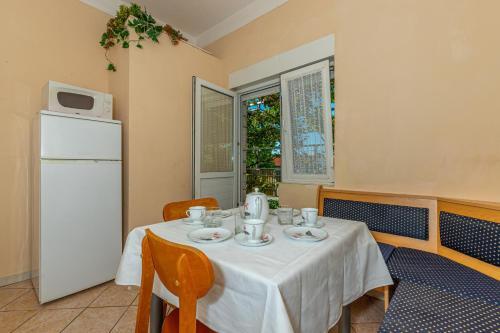 Apartments In Dramalj 41601