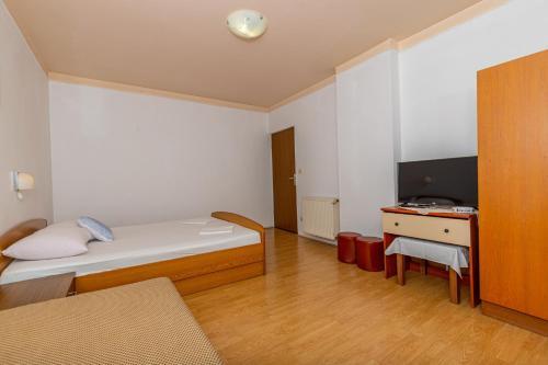 Apartments In Dramalj 41601