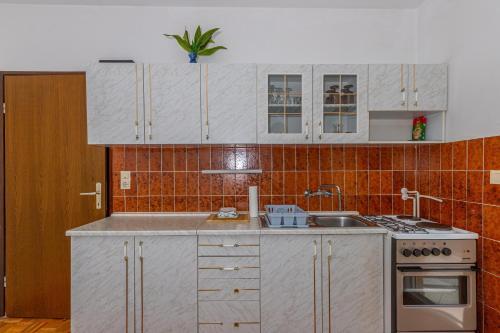 Apartments In Dramalj 41601