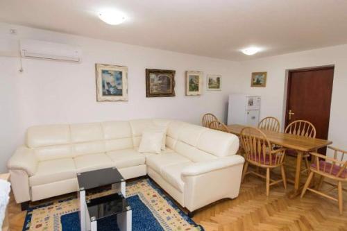 Apartments In Dramalj 41212