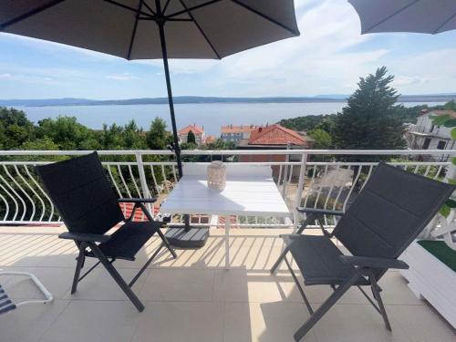 Apartments In Dramalj 42059